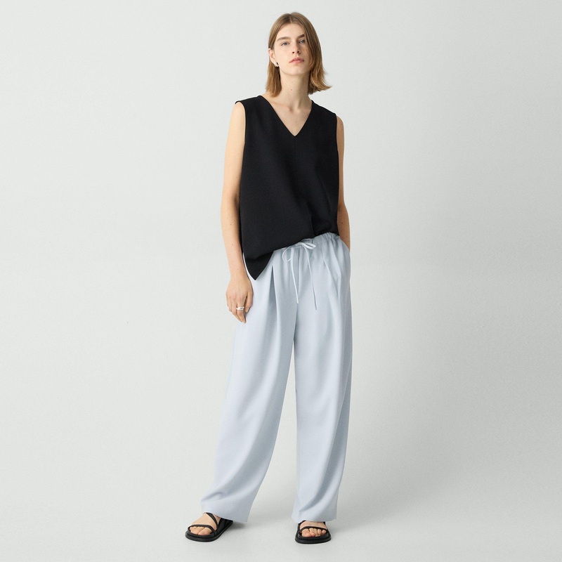 28” Pleated Pull-On Pant in Admiral Crepe
