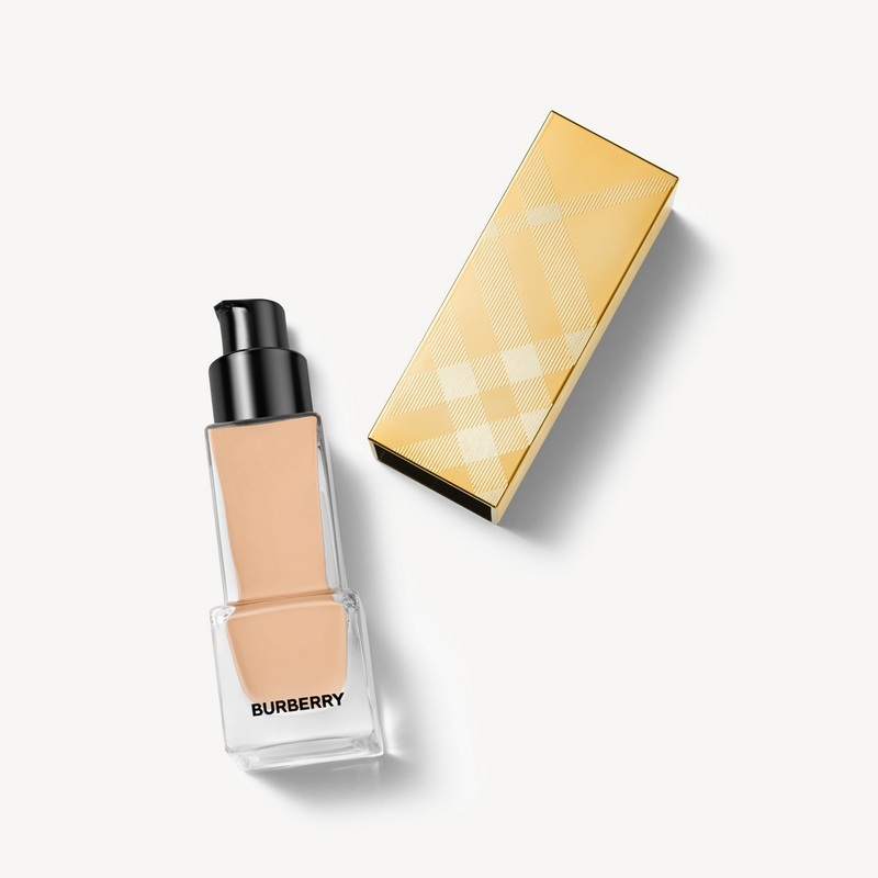 Ultimate Glow Foundation  40 Light Warm