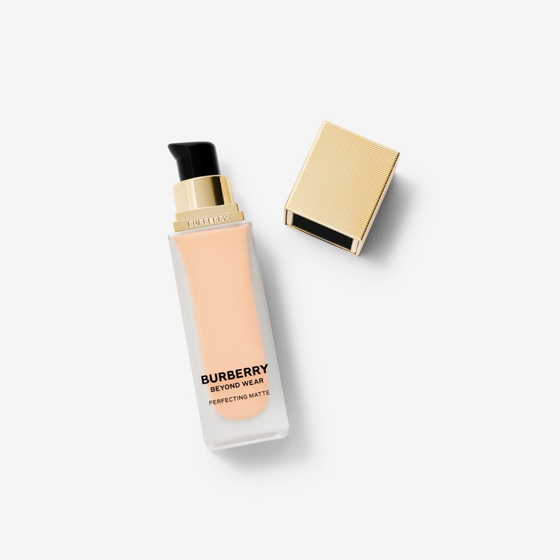 Beyond Wear Perfecting Matte Foundation  10 Fair Cool