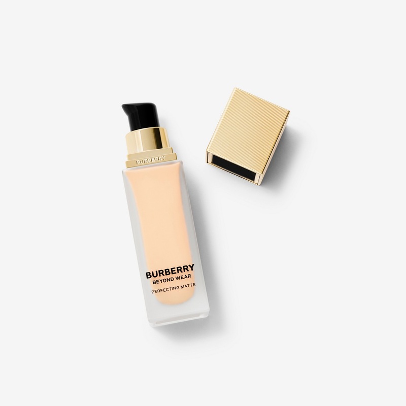 Beyond Wear Perfecting Matte Foundation  10 Fair Warm