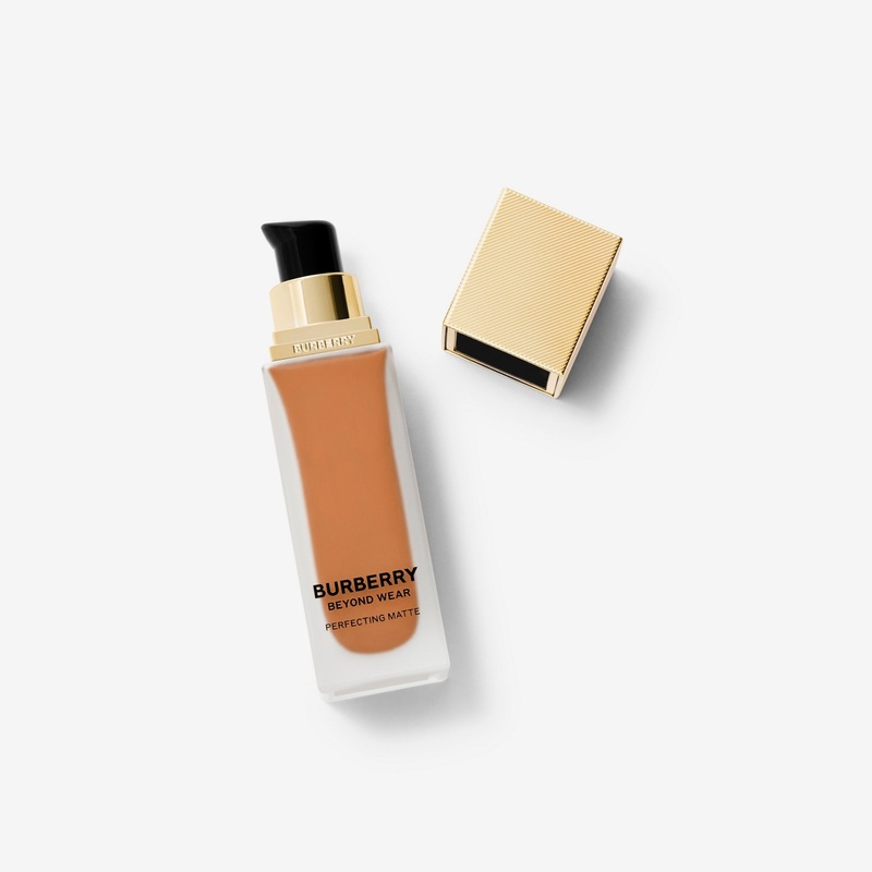 Beyond Wear Perfecting Matte Foundation  100 Medium-Deep Neutral