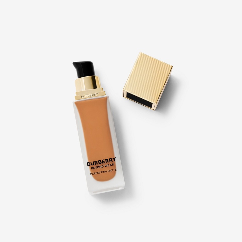 Beyond Wear Perfecting Matte Foundation  110 Medium-Deep Warm