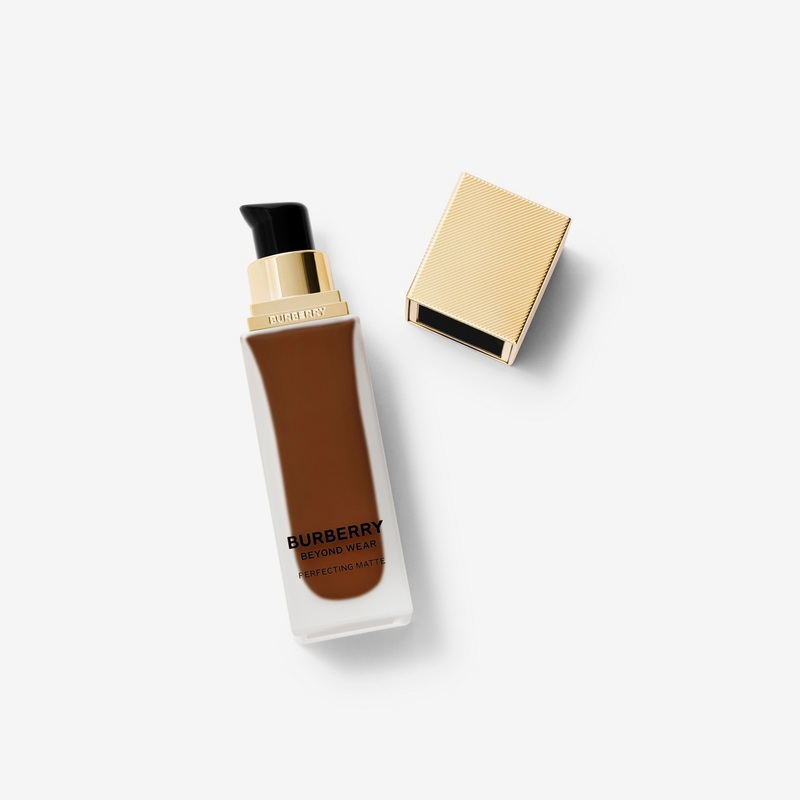 Beyond Wear Perfecting Matte Foundation  140 Deep Cool