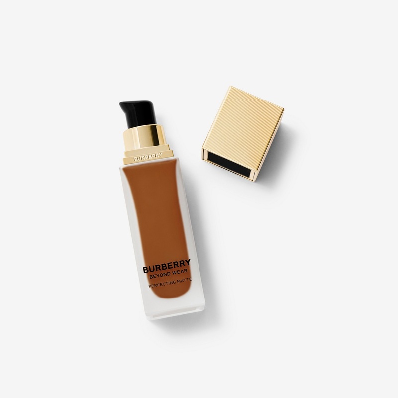 Beyond Wear Perfecting Matte Foundation  140 Deep Warm