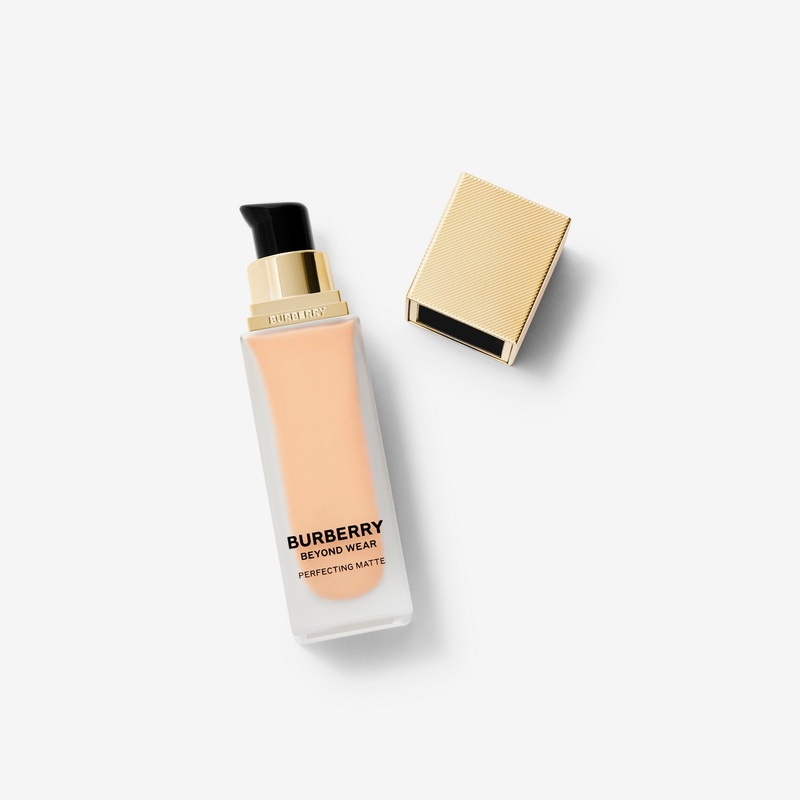 Beyond Wear Perfecting Matte Foundation  20 Fair Cool