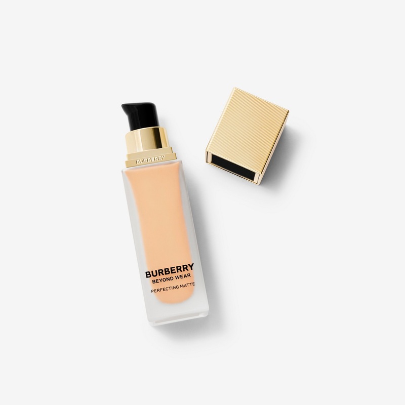 Beyond Wear Perfecting Matte Foundation  20 Fair Neutral