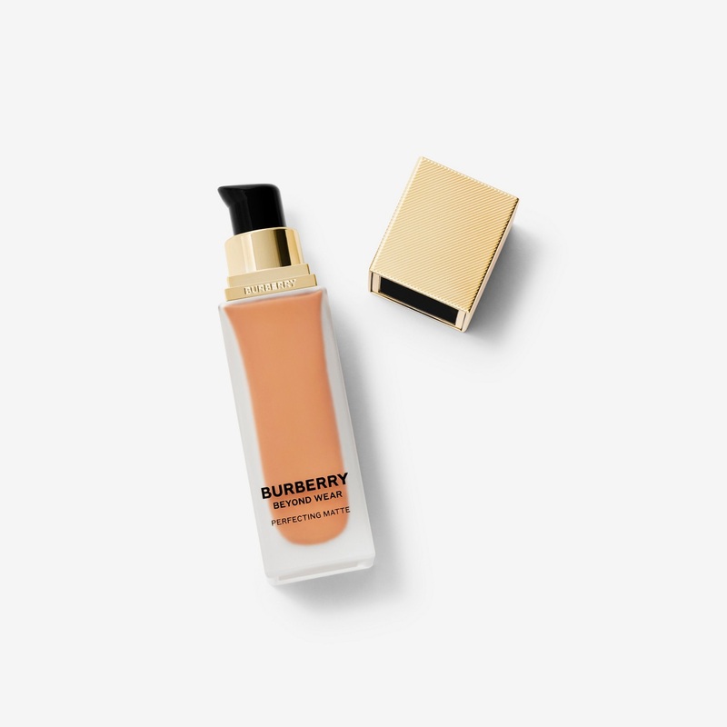 Beyond Wear Perfecting Matte Foundation  85 Medium Cool