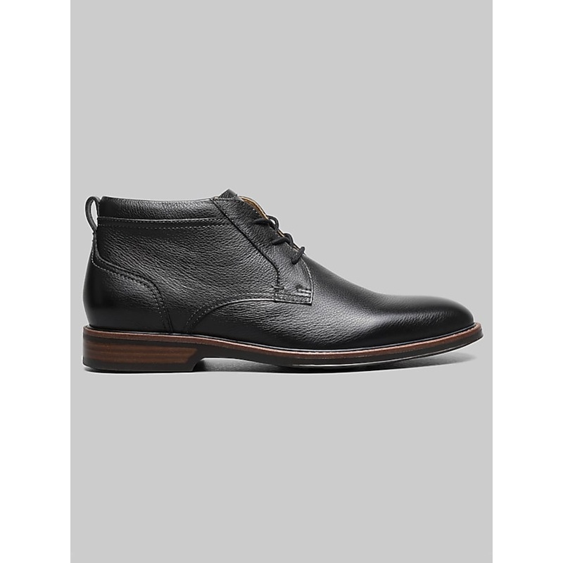 Traveler Plain Toe Chukka Boots