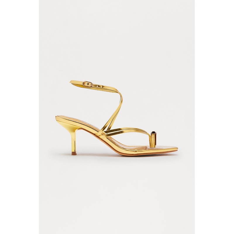 Andres Hardware Toe Ring Heels – Gold