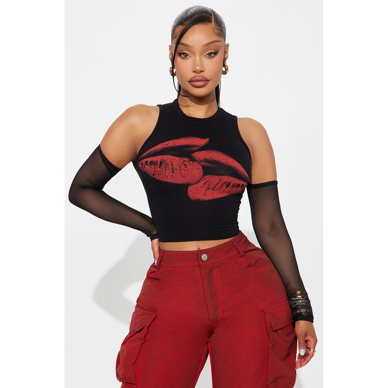 Attached Lips Long Sleeve Top – Black