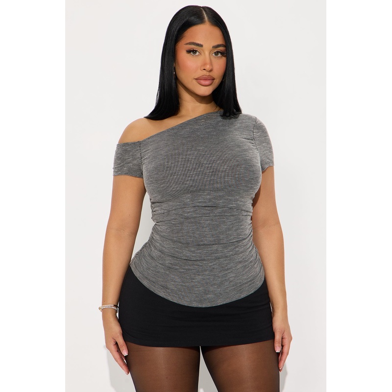Cosmia Off Shoulder Ribbed Top – Black