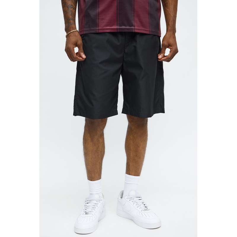 Baggy Lose Control Snap Button Short – Black