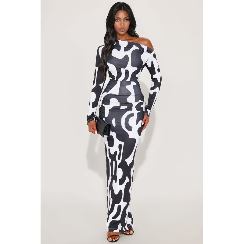 Abstract Allure Off Shoulder Maxi Dress – Black/White