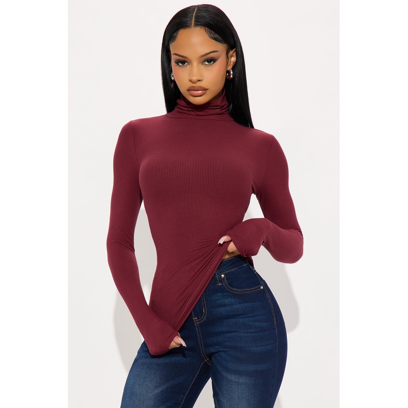 Dana Turtleneck Ribbed Top – Wine