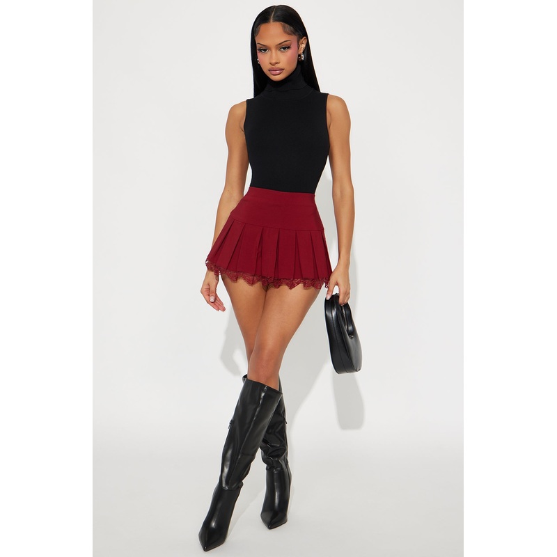 Aria Pleated Lace Trim Mini Skirt – Burgundy