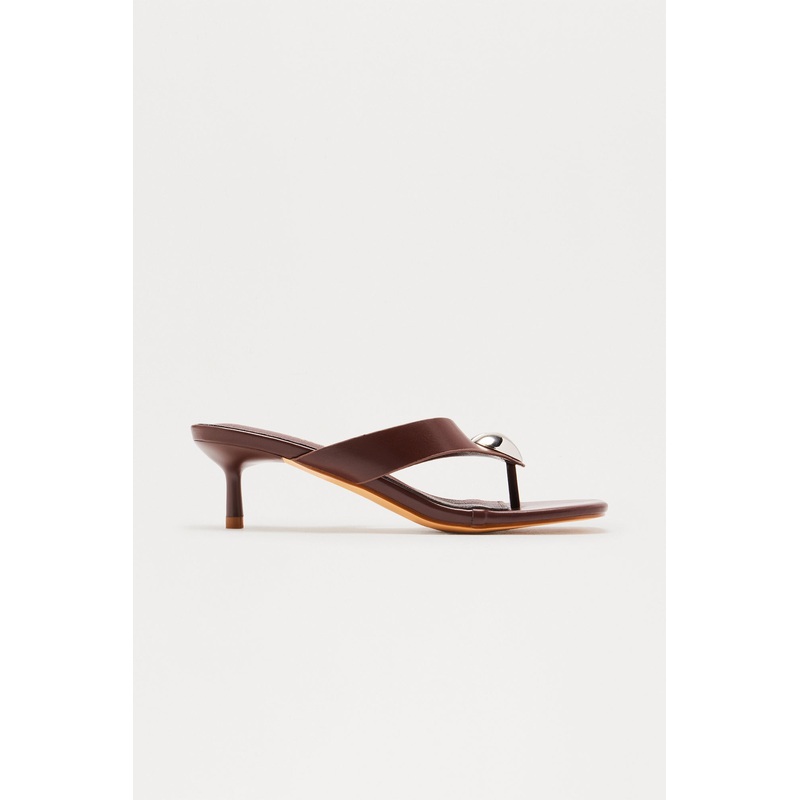 Taye Heart Thong Mules – Chocolate