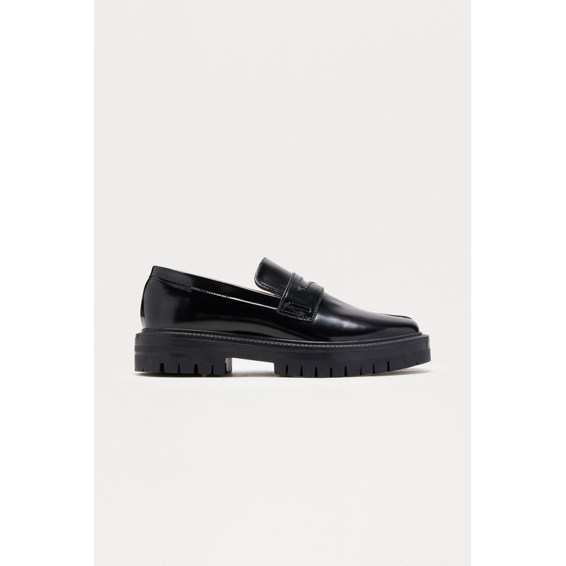 Uniform Tabi Loafers – Black