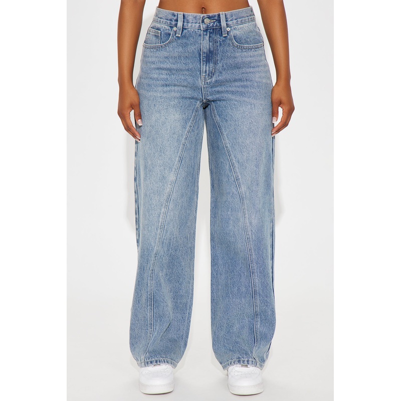 Seams Like Fun Straight Leg Jeans – Light Wash