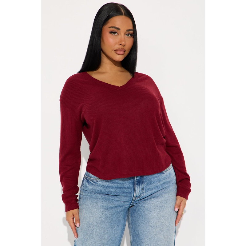 Tyra V Neck Brushed Hacci Rib Top – Burgundy