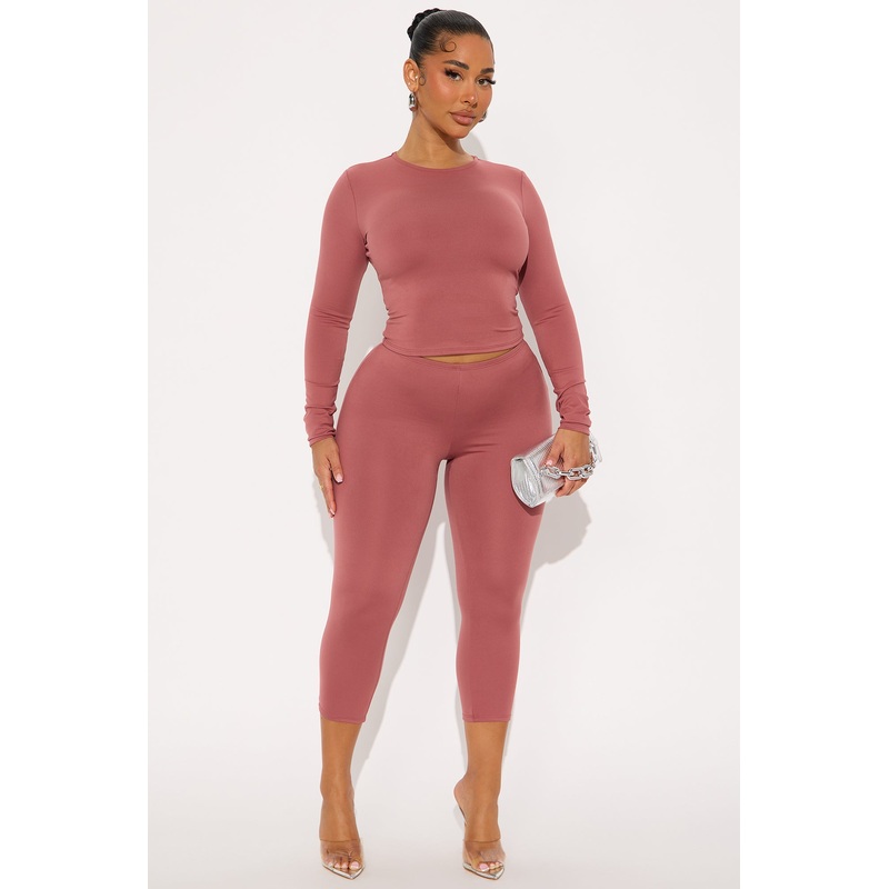 All Day Sleek Long Sleeve Matte Tricot Capri Set – Marsala
