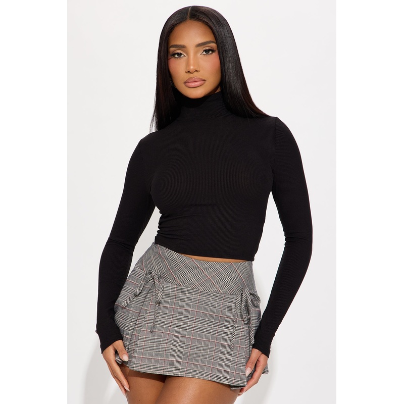 Nayla Turtleneck Long Sleeve Crop Top – Black