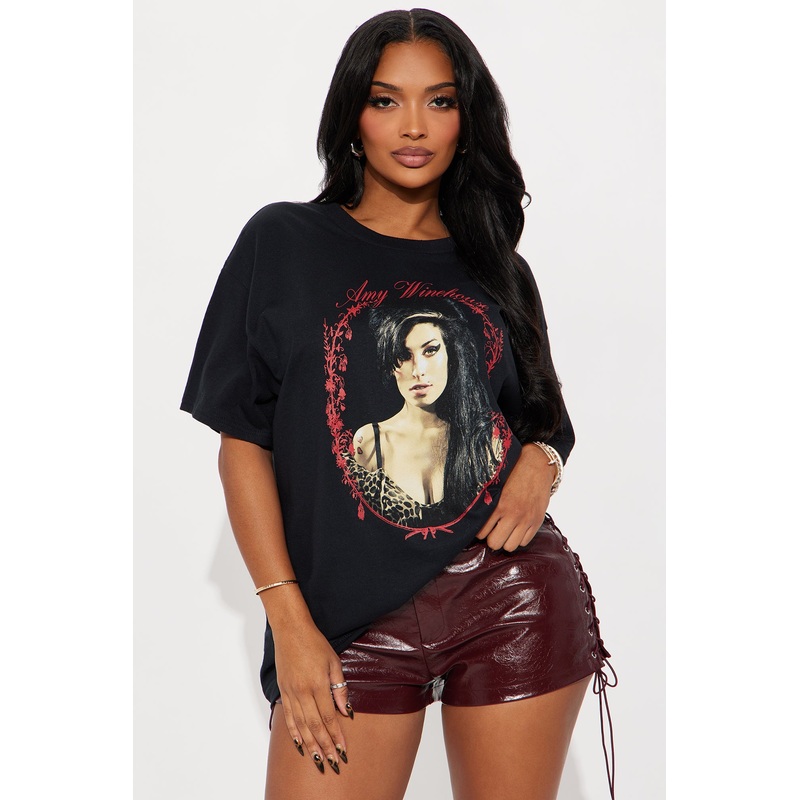 Amy Winehouse Frame Oversized Tee – Black