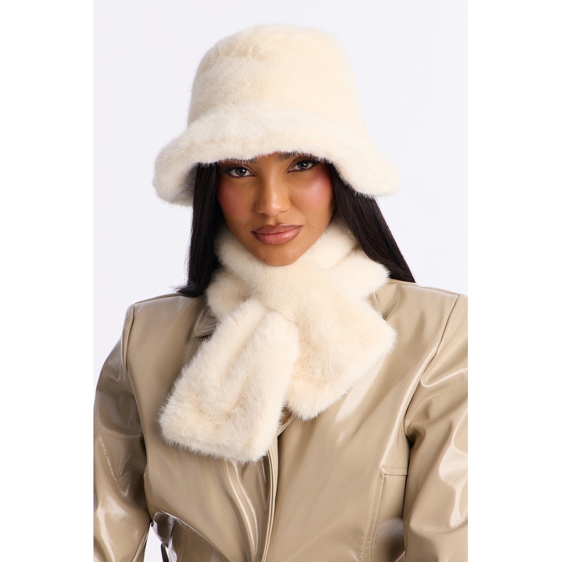 Bundled Up Faux Fur 2 Piece Set – Ivory