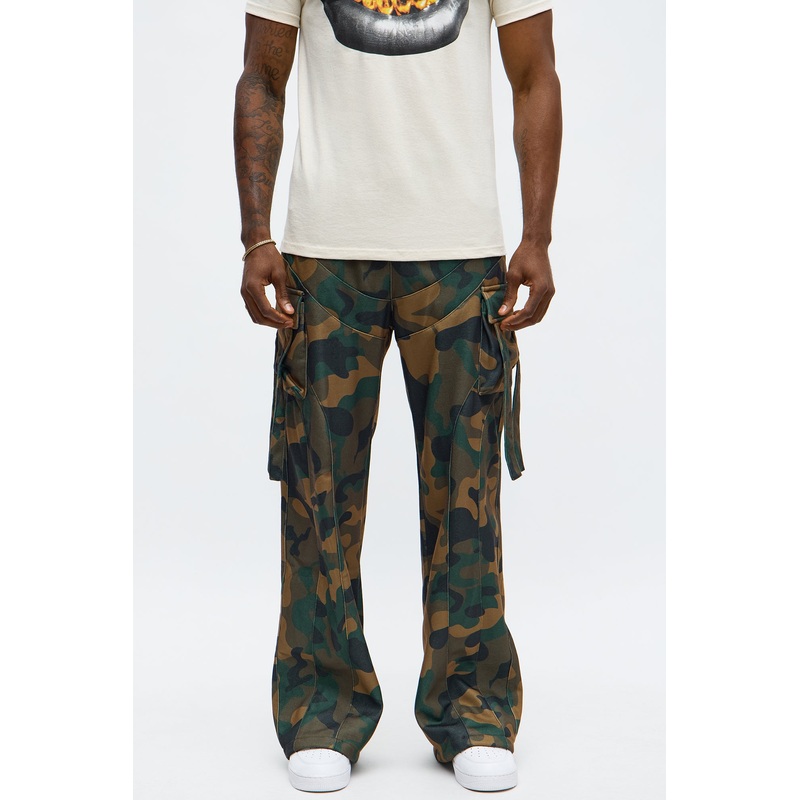 Baggy Cargo Look At Me Sweatpants – Camouflage