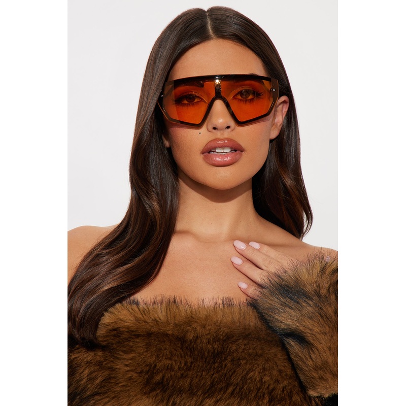Caught My Eye Sunglasses – Black/Orange