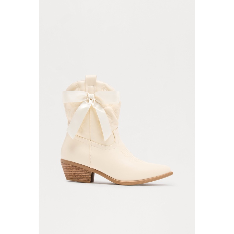 Willa Bow Cowboy Booties – Ivory