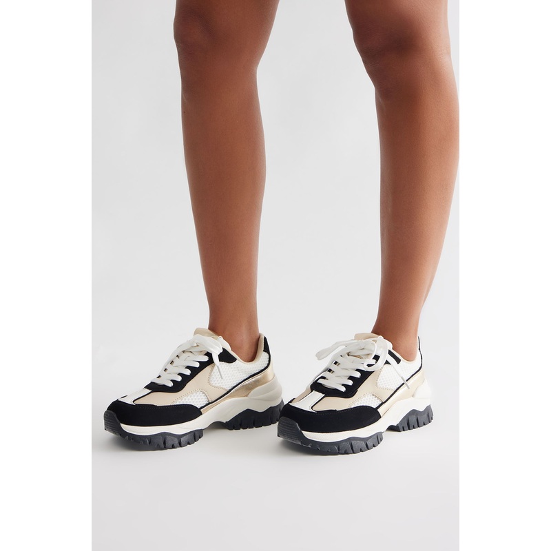 Bix Lace Up Sneakers – Black