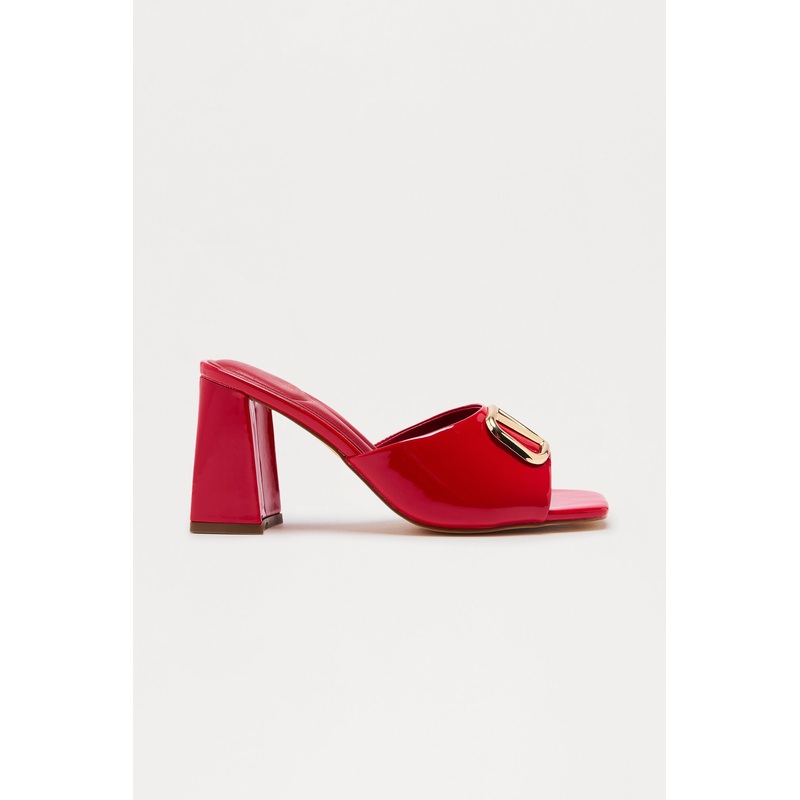 Brex Hardware Block Heels – Red