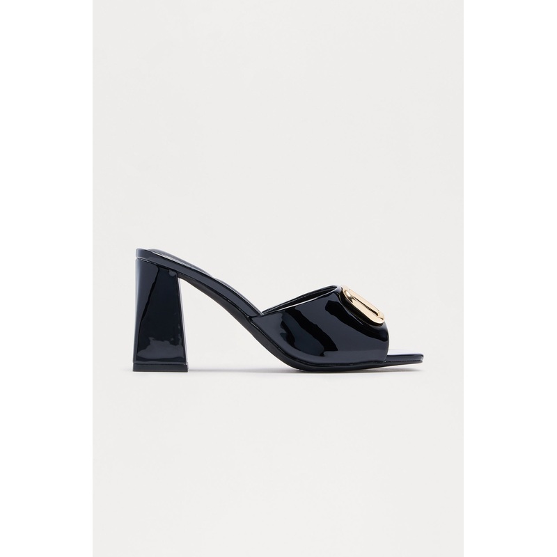 Brex Hardware Block Heels – Black
