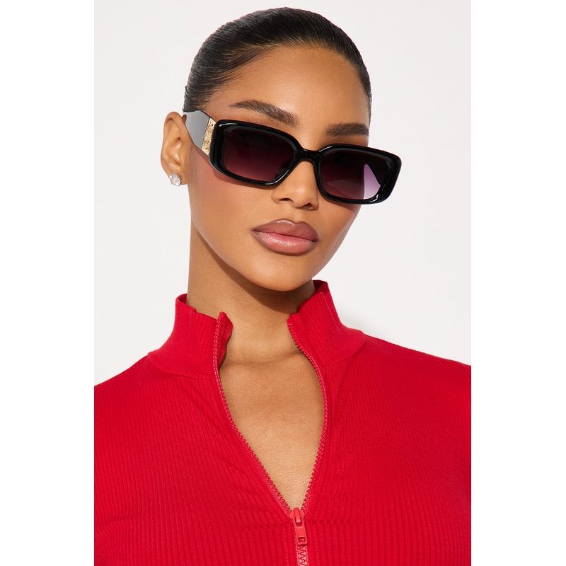 Always On The Move Sunglasses – Black