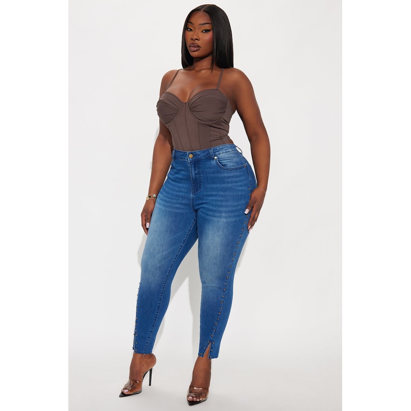 What A Stud Embellished Skinny Jeans – Medium Wash