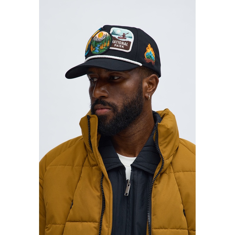 Camp Badge Structured Snapback Hat – Black