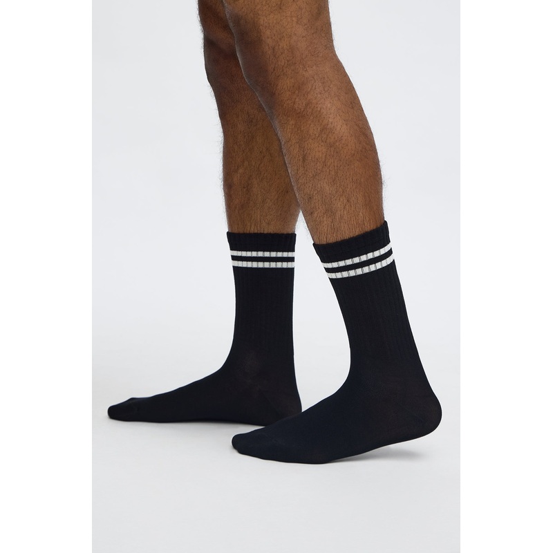 Classic Striped Crew Length Socks – Black