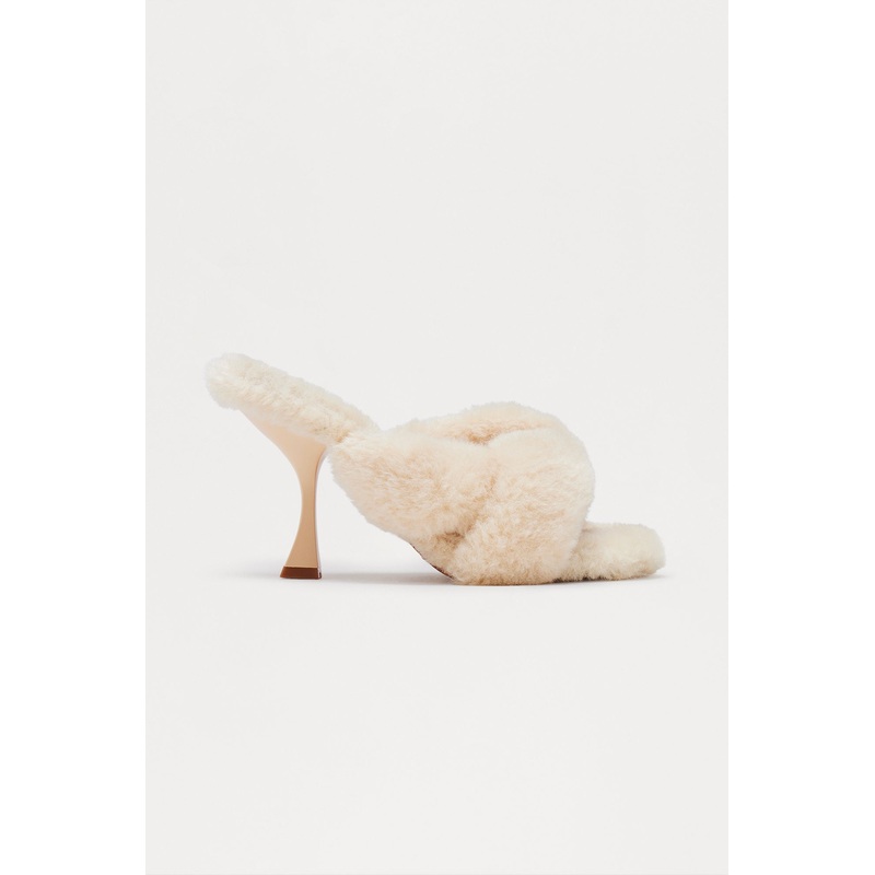 Unveil Knotted Sherpa Heels – Ivory