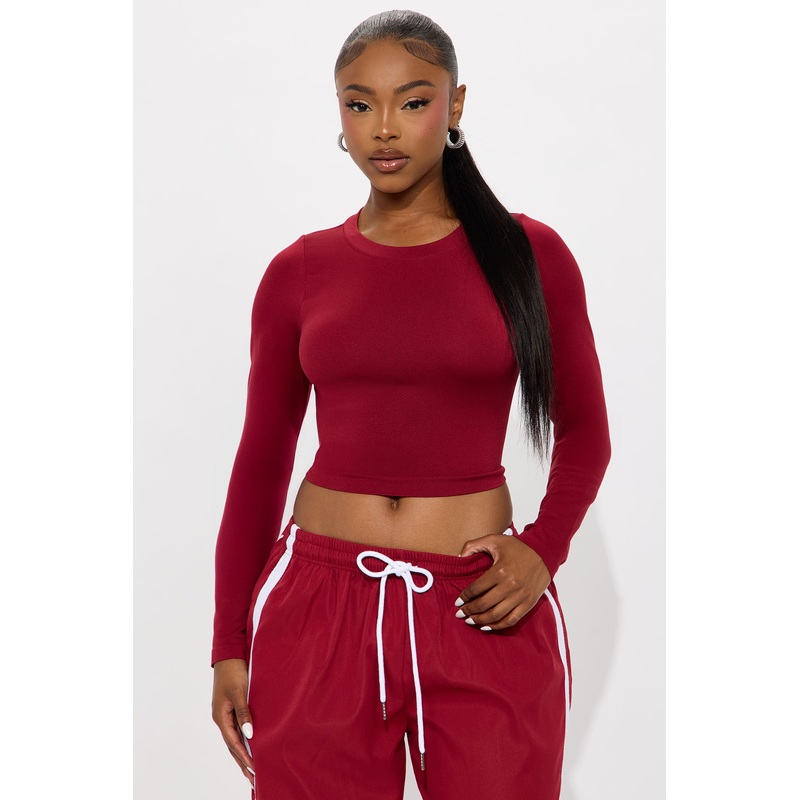 Bria Crew Neck Basic Top – Burgundy