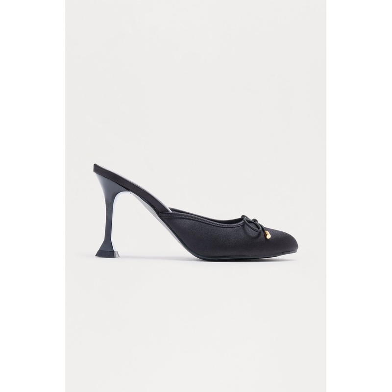 Ballet Satin Bow Pumps – Black